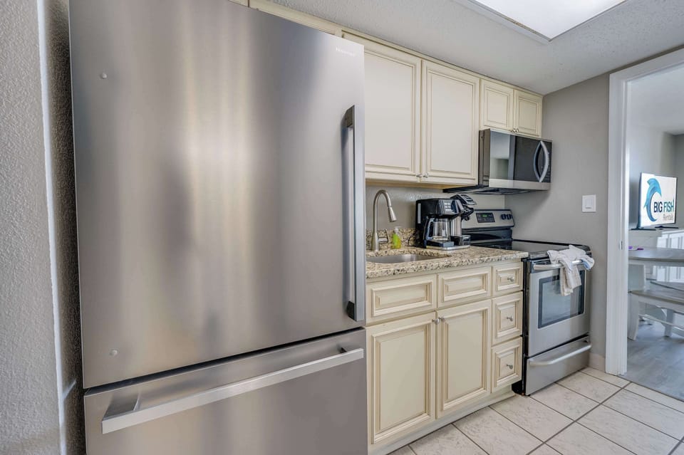 Large Kitchen Area
