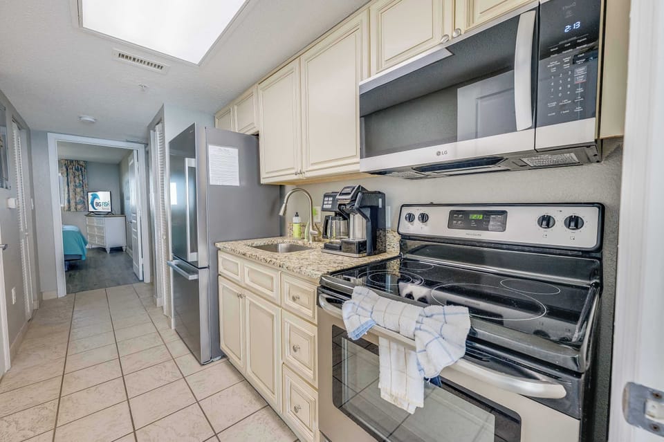 Large Kitchen Area
