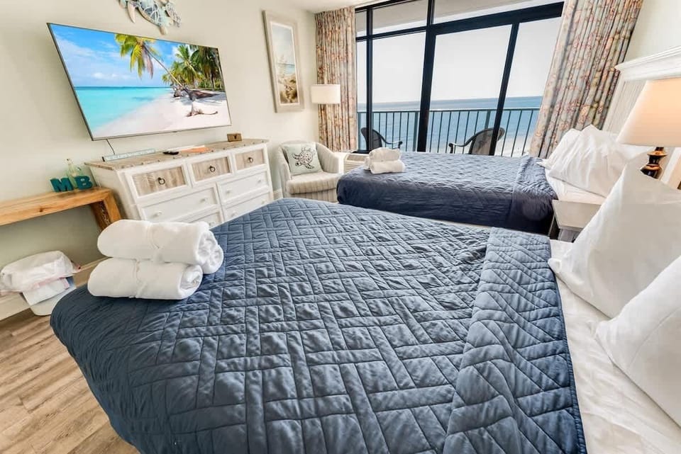 Large Living Area with Views of the Ocean, Beautifully Decorated