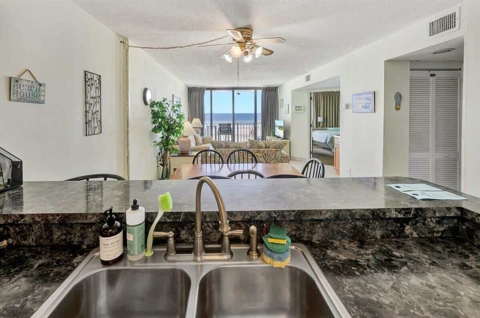 Large Kitchen Area