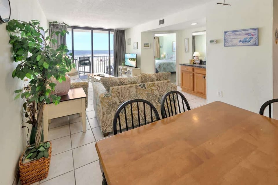 Large Living Area with Views of the Ocean, Beautifully Decorated