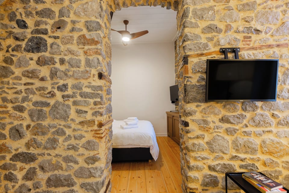 Junior Suite | Hypo-allergenic bedding, in-room safe, soundproofing, iron/ironing board