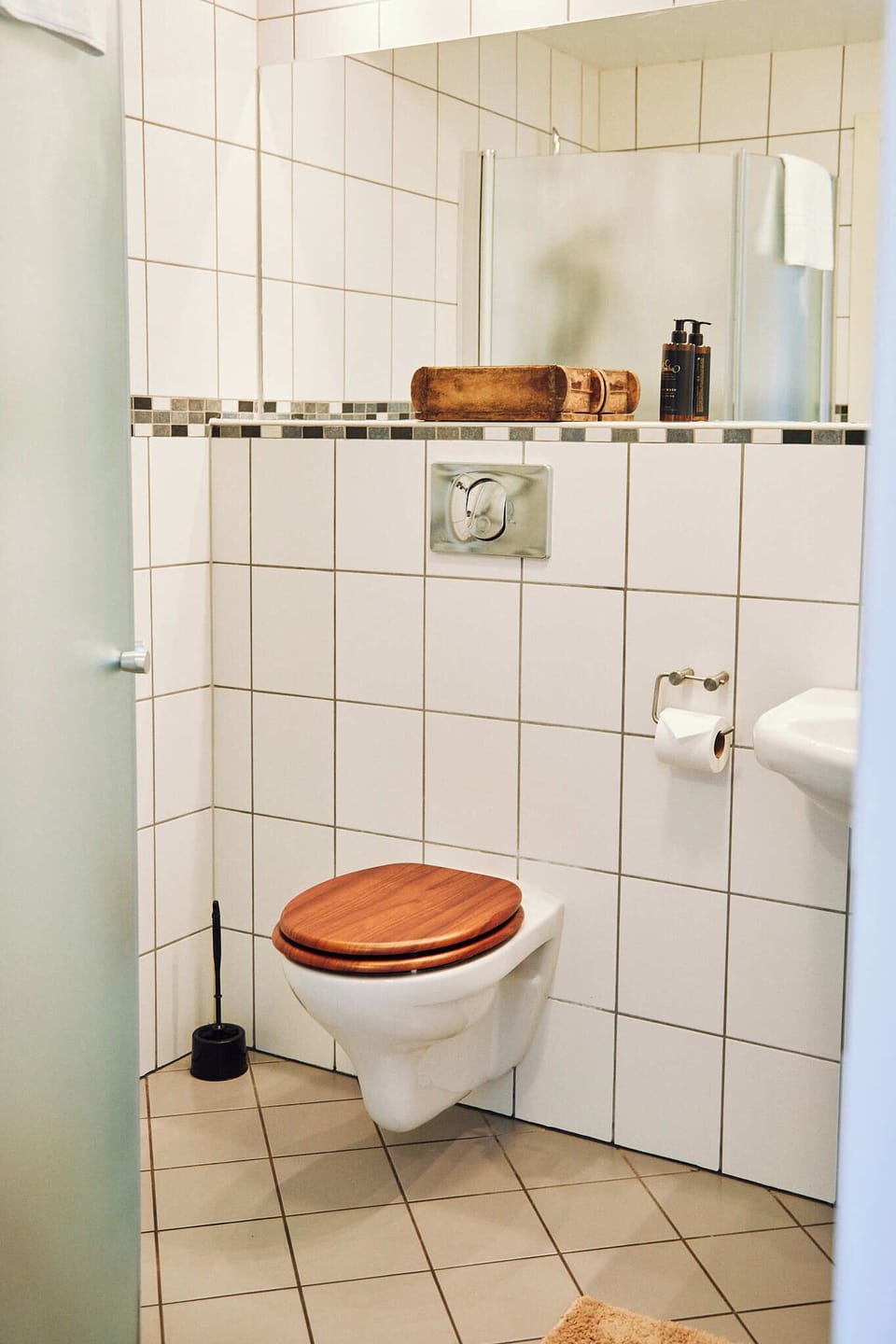 Design Double Room, 1 Queen Bed, Breakfast Included | Bathroom | Shower, eco-friendly toiletries, soap, shampoo