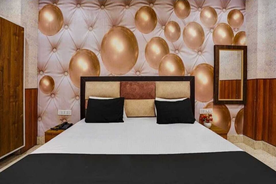Deluxe Room, 1 King Bed, Non Smoking