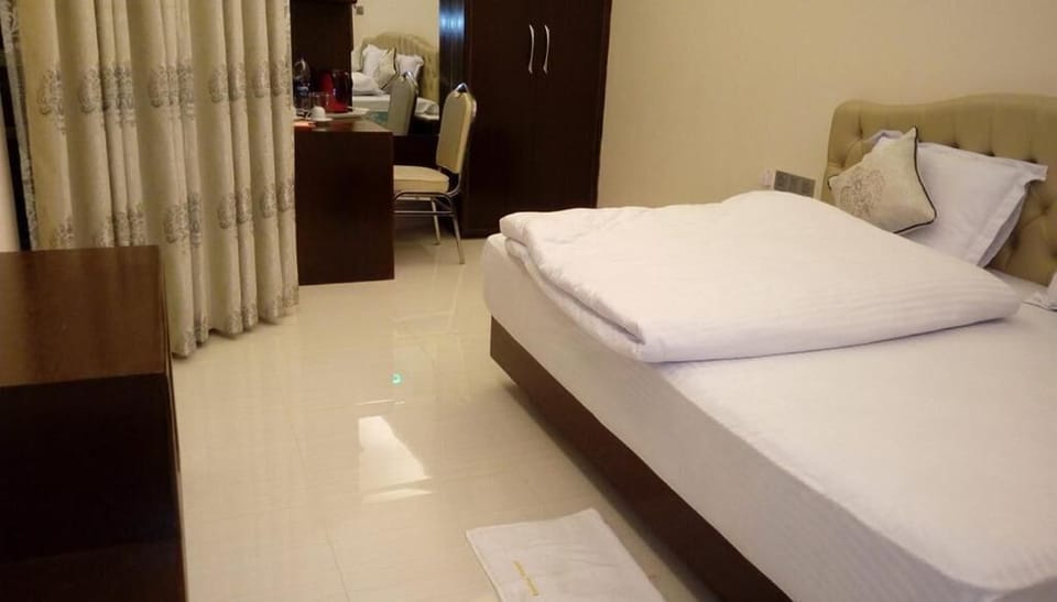 Deluxe Double Room, Balcony, Sea View | Desk, free WiFi