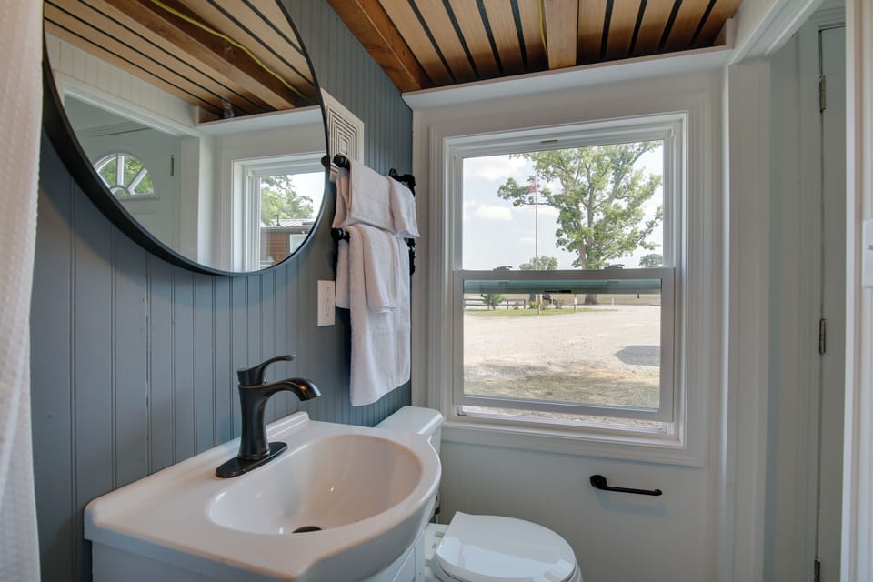'the Chardonnay Chalet' Defiance Studio Trail! Apartment in Missouri