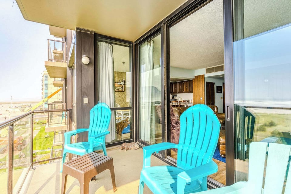 Sip your coffee with a view! Our private balcony offers fresh air and stunning vistas for ultimate relaxation.
