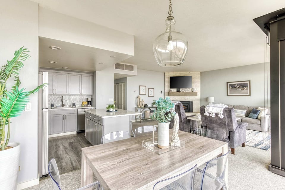 Enjoy effortless entertaining! This open layout connects every space for an unforgettable stay.