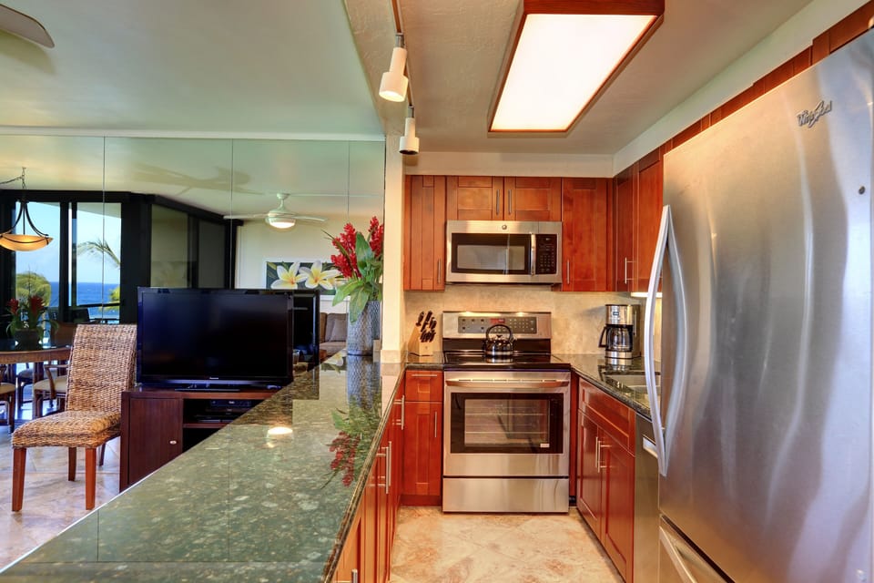 Condo, 1 Bedroom | Private kitchen | Coffee/tea maker, fridge, oven, toaster