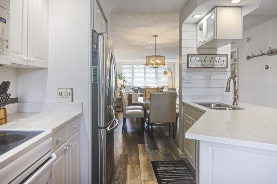 Condo, 2 Bedrooms | Private kitchen