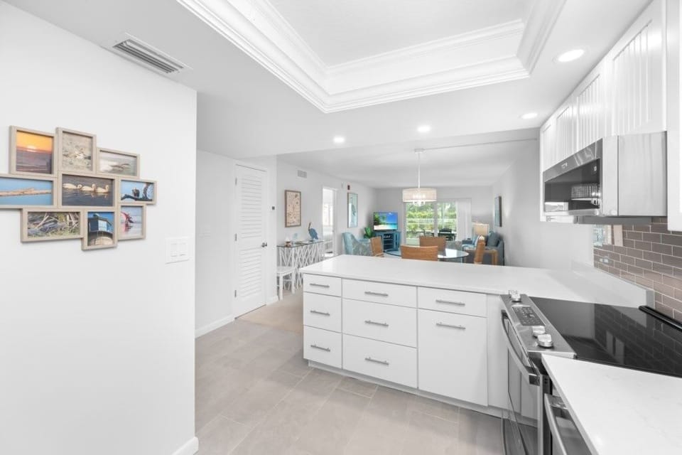 Condo, 2 Bedrooms | Private kitchen
