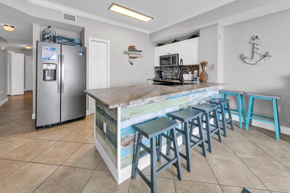 Eat-in bar seating
