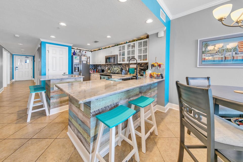 Eat-in bar seating