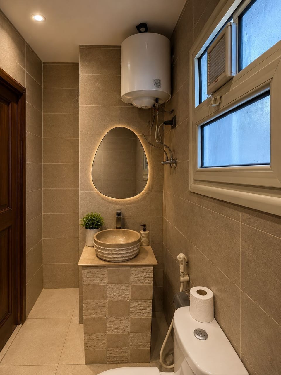 Standard Double or Twin Room, City View | Bathroom | Shower, rainfall showerhead, hair dryer, slippers