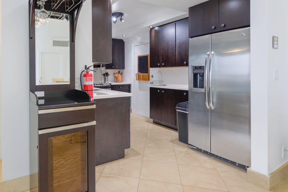 Apartment, Balcony, City View | Private kitchen | Coffee/tea maker, dining tables