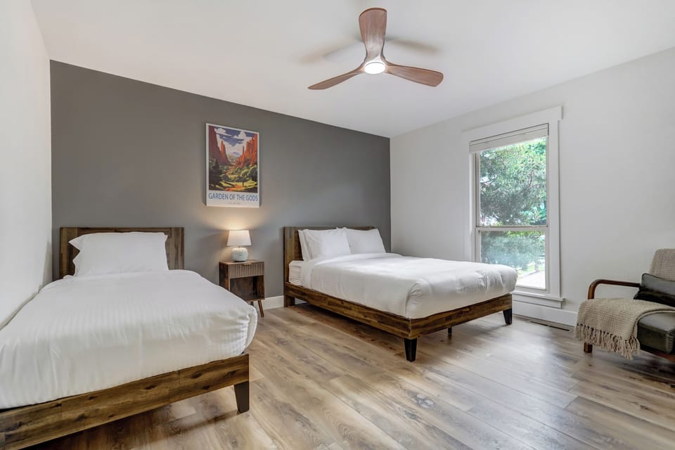 5 bedrooms, iron/ironing board, free WiFi