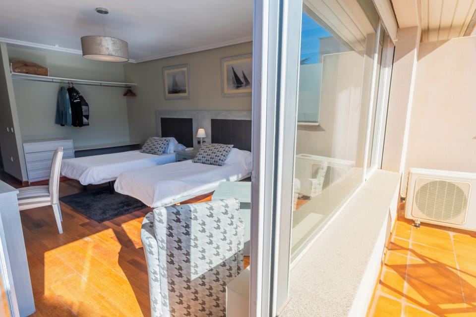 Standard Twin Room, Partial Lake View | WiFi (free)