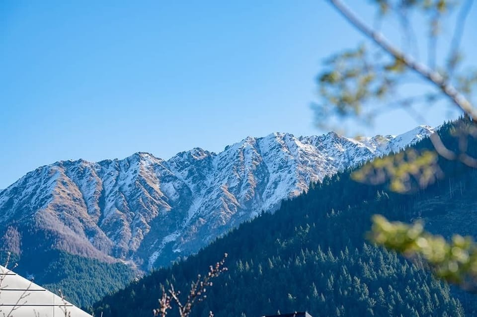 Stunning Landscapes at Your Doorstep
With sensational views from every room, this apartment invites you to immerse yourself in Queenstown’s natural beauty. 