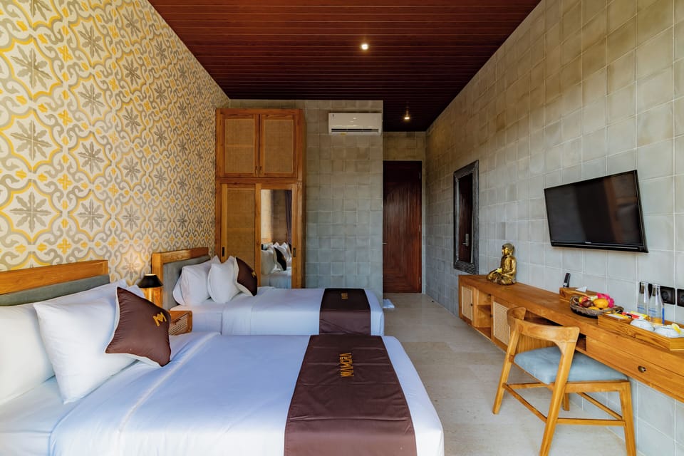 Deluxe Twin Room, Balcony | In-room safe, soundproofing, iron/ironing board, free WiFi