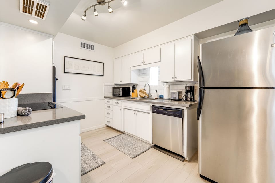 Kitchen | Cooking Basics | Dishwasher | Single-Story Condo