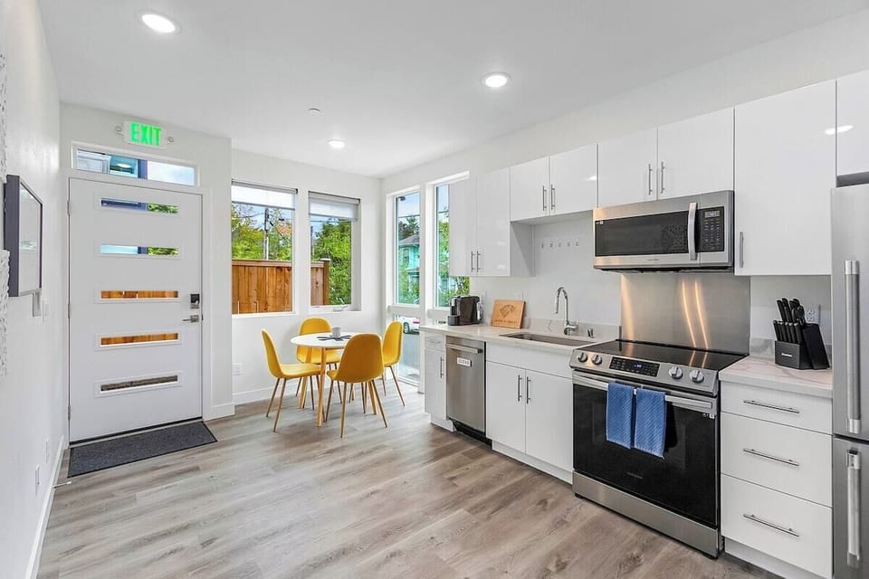 Building Kitchen