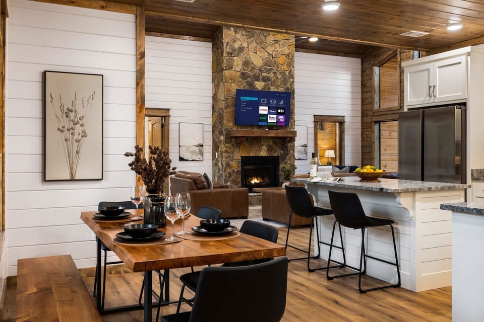Our simple but chic dining area can comfortably seat 6 people, with extra sitting space in the kitchen counter nearby.