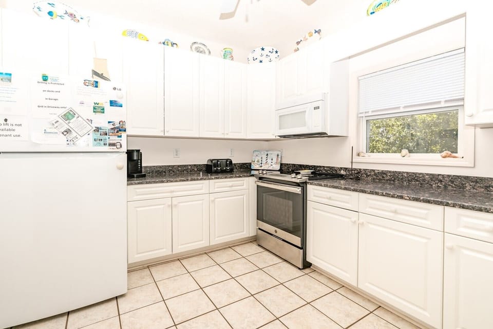 11      Kitchen II