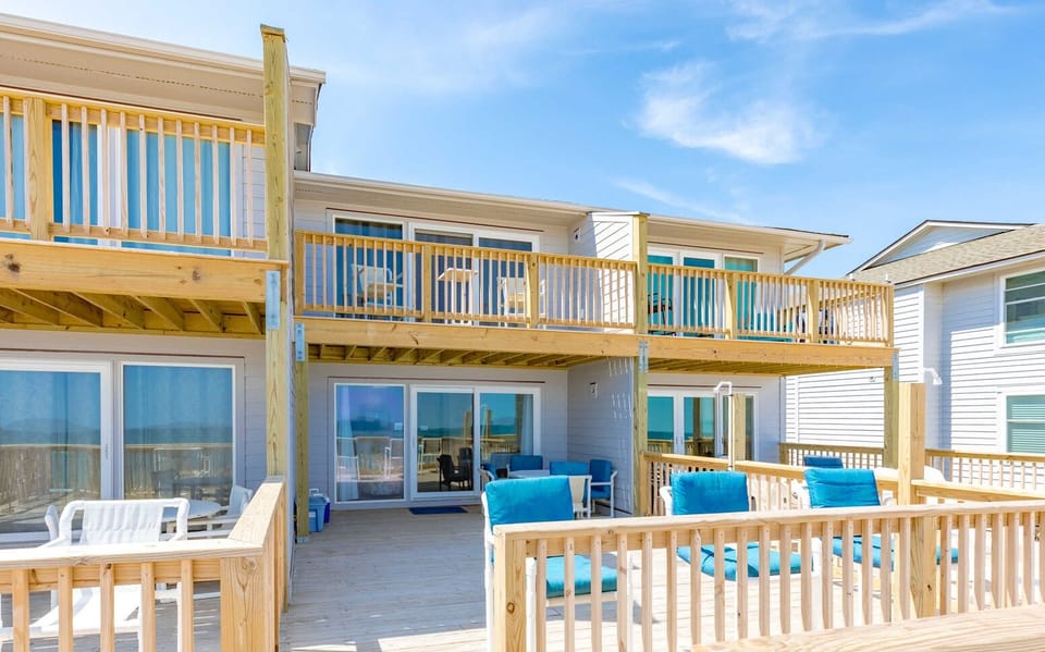 Beach Daze Oceanfront Exterior
