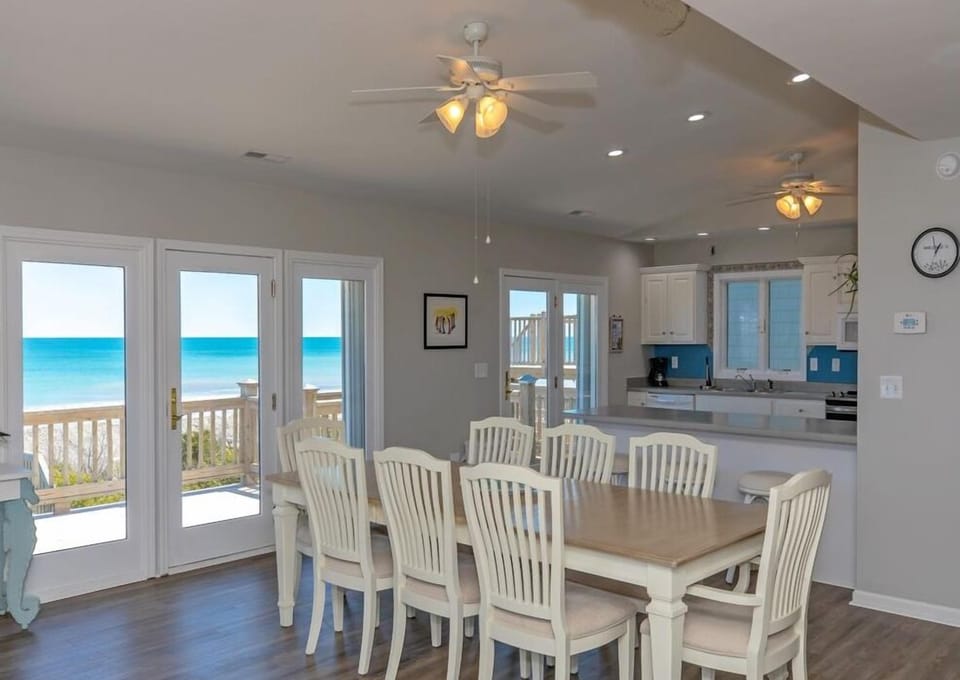 Dining & Kitchen Area II
