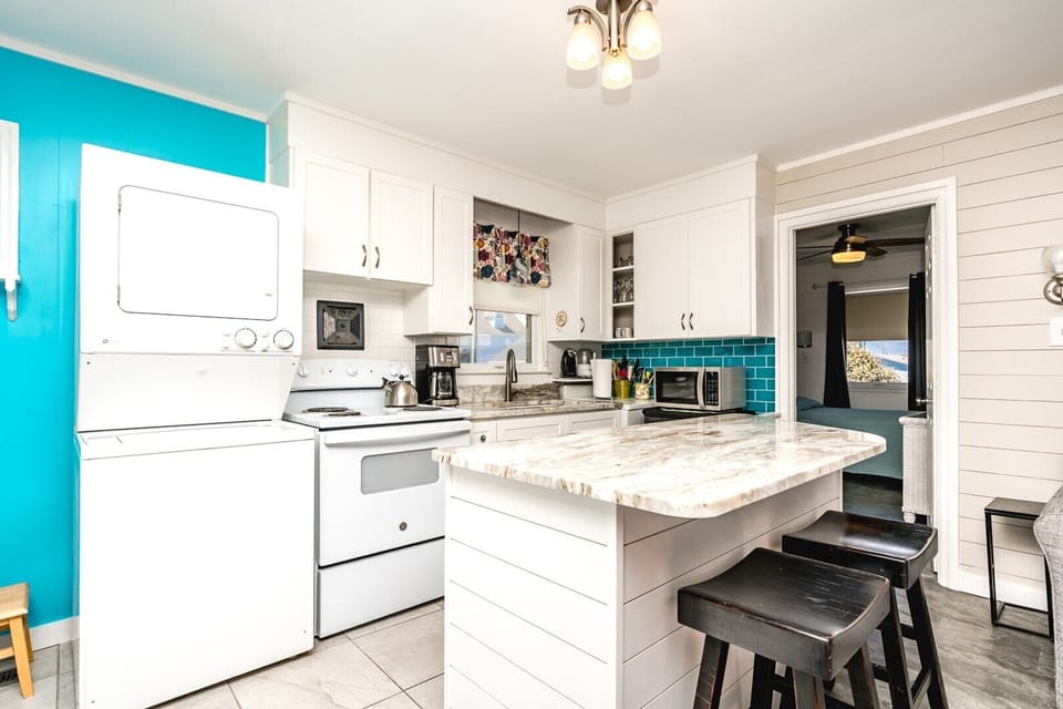 Kitchen with Eat-In Seating