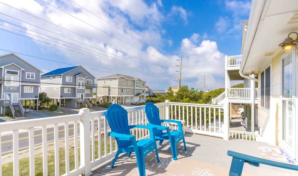 Streetside Sundeck II