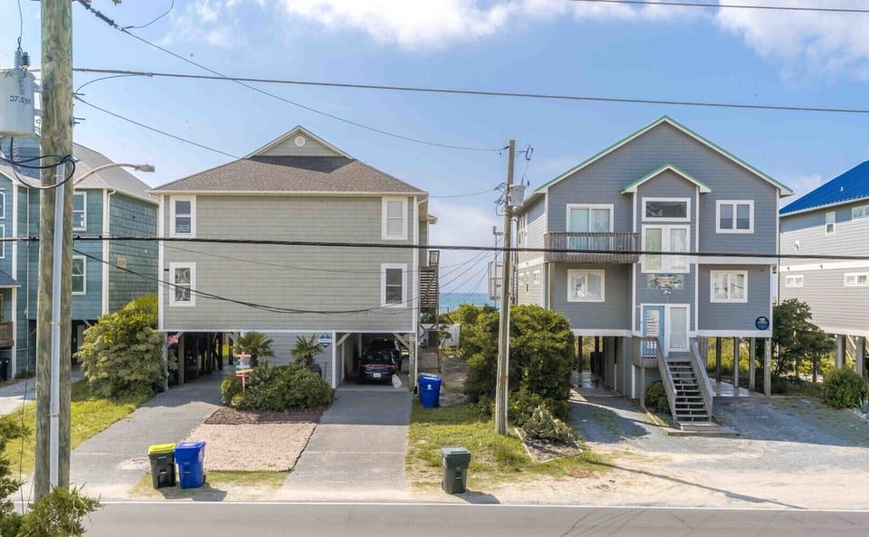 Oceanviews from Streetside Sun Deck