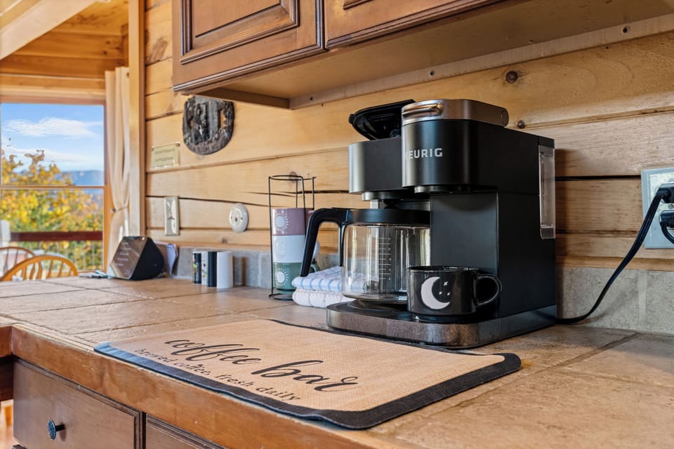 Coffee pot and Keurig combo ~ perfect start to your morning