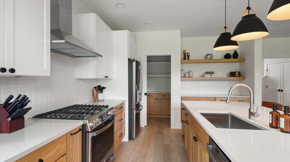 Open Concept Chef's  Kitchen | First Floor | Fully Equipped | Gas Range | Bar Seating