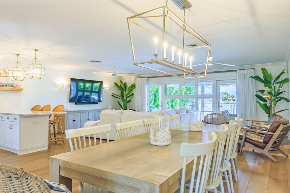 Stunning Dining Room Table