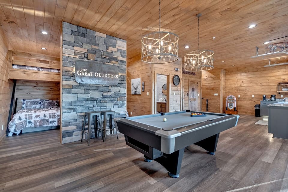 Cabin, 5 Bedrooms | Game room
