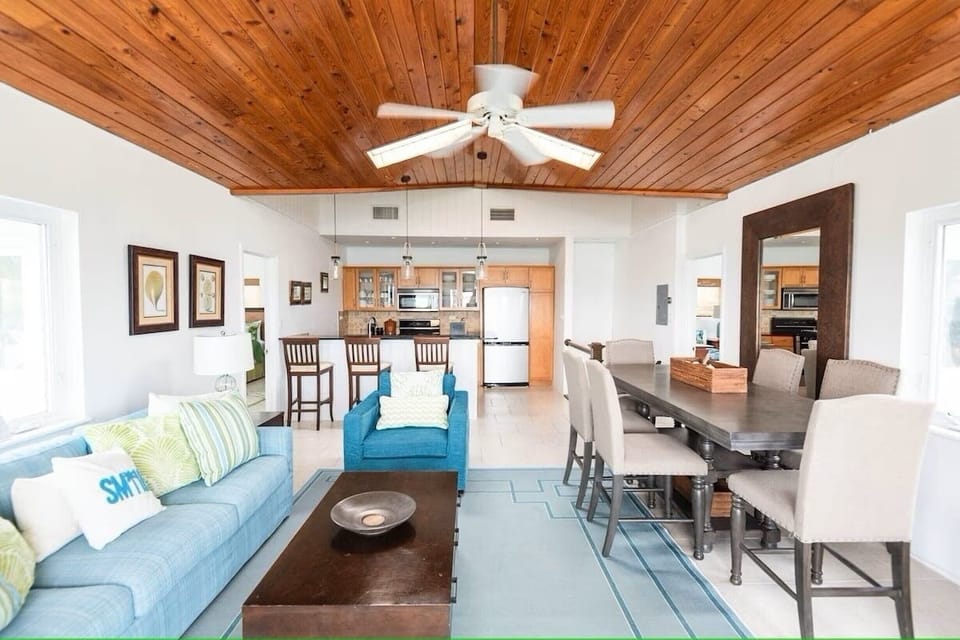 House, Multiple Bedrooms | Living area