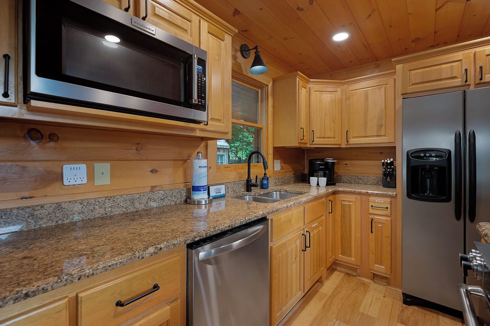 On the Horizon- Fully Equipped Kitchen
