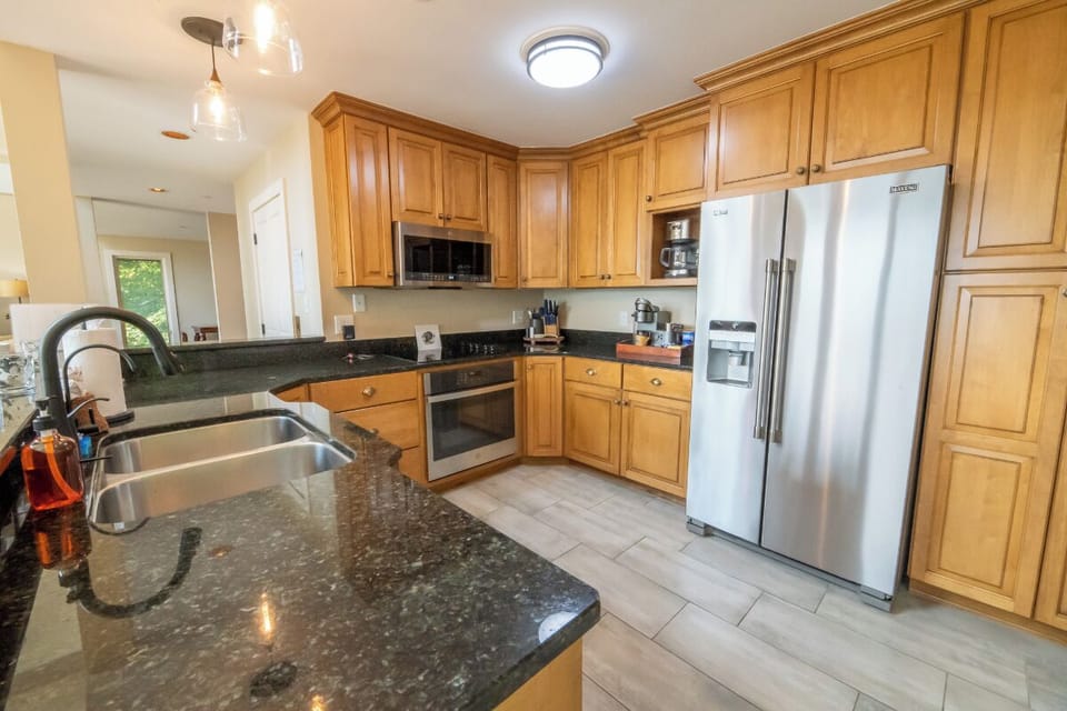 Window Wonderland's fully-equipped kitchen