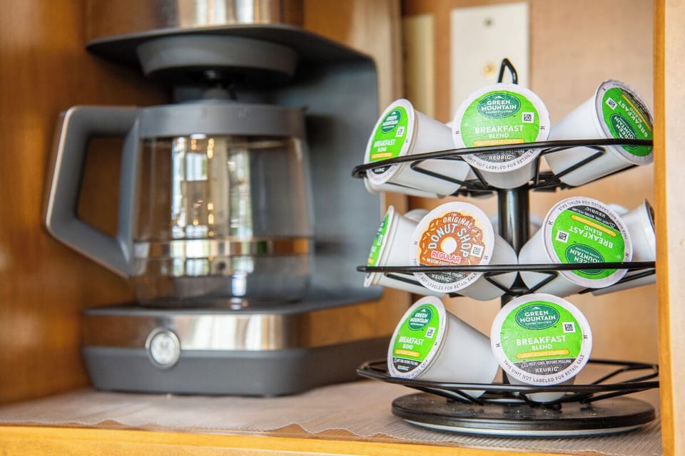 Window Wonderland's fully-equipped kitchen