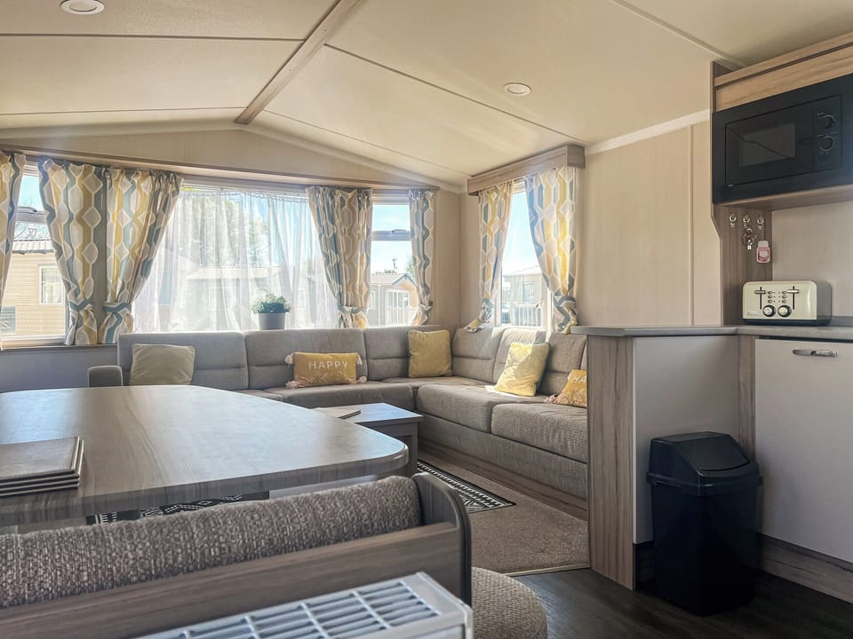 Dining Area | Oaks, Porthcawl