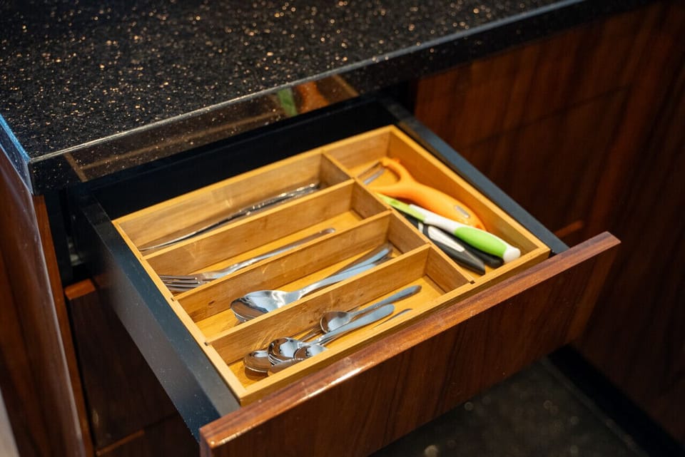Fully equipped kitchen | Book Now with RENTUJEMY.COM