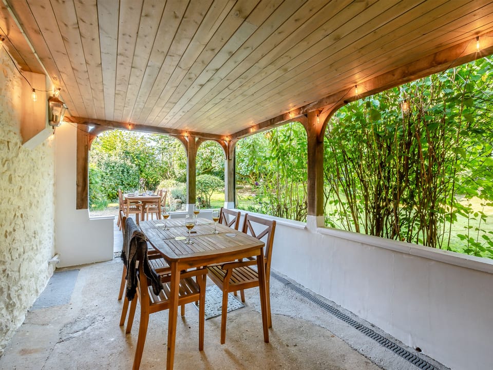 Sitting-out-area | The Farmhouse - Ley Farm, Yarcombe