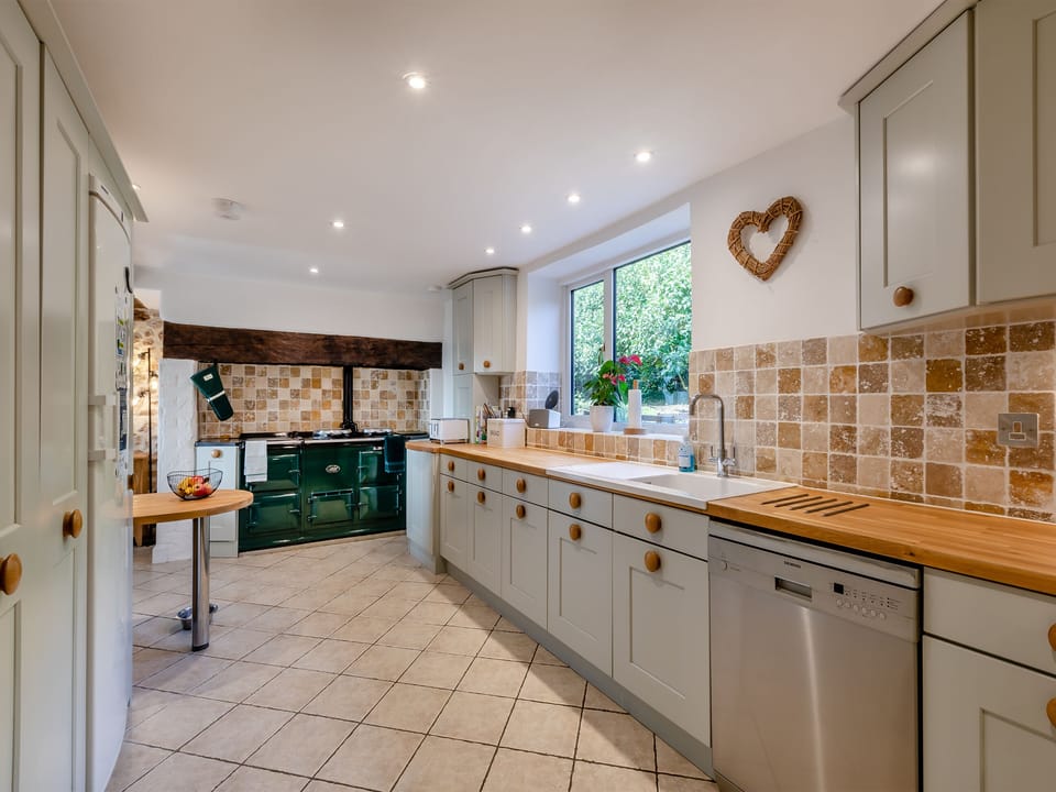 Kitchen | The Farmhouse - Ley Farm, Yarcombe