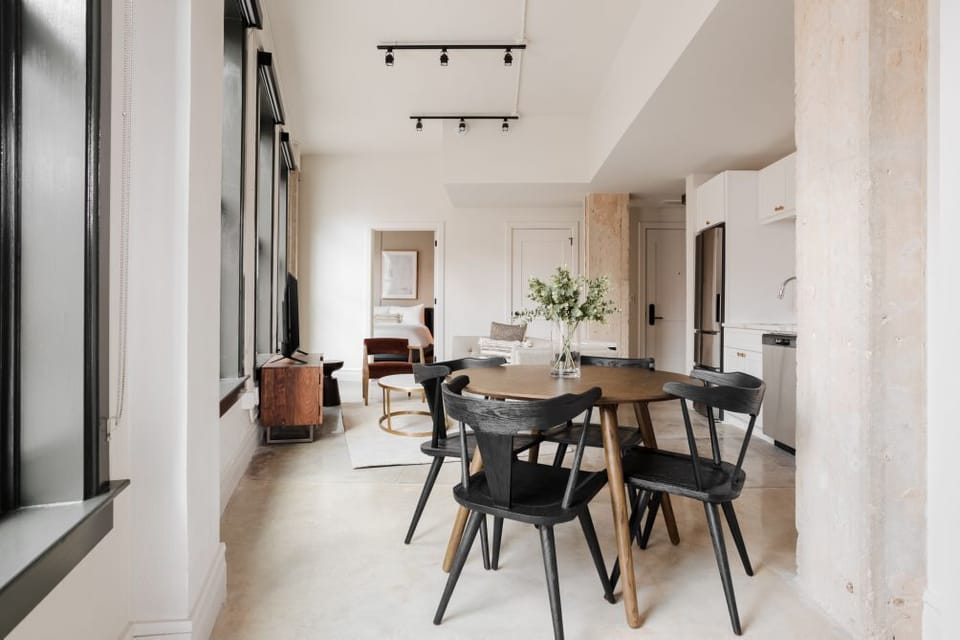 Dine, relax, and connect. Your bright downtown launchpad.