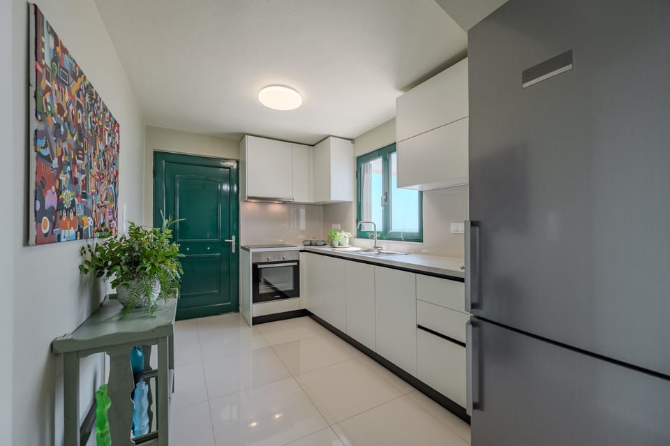 Gallery Apartment,near beach,shared pool, South Crete, Kitchen