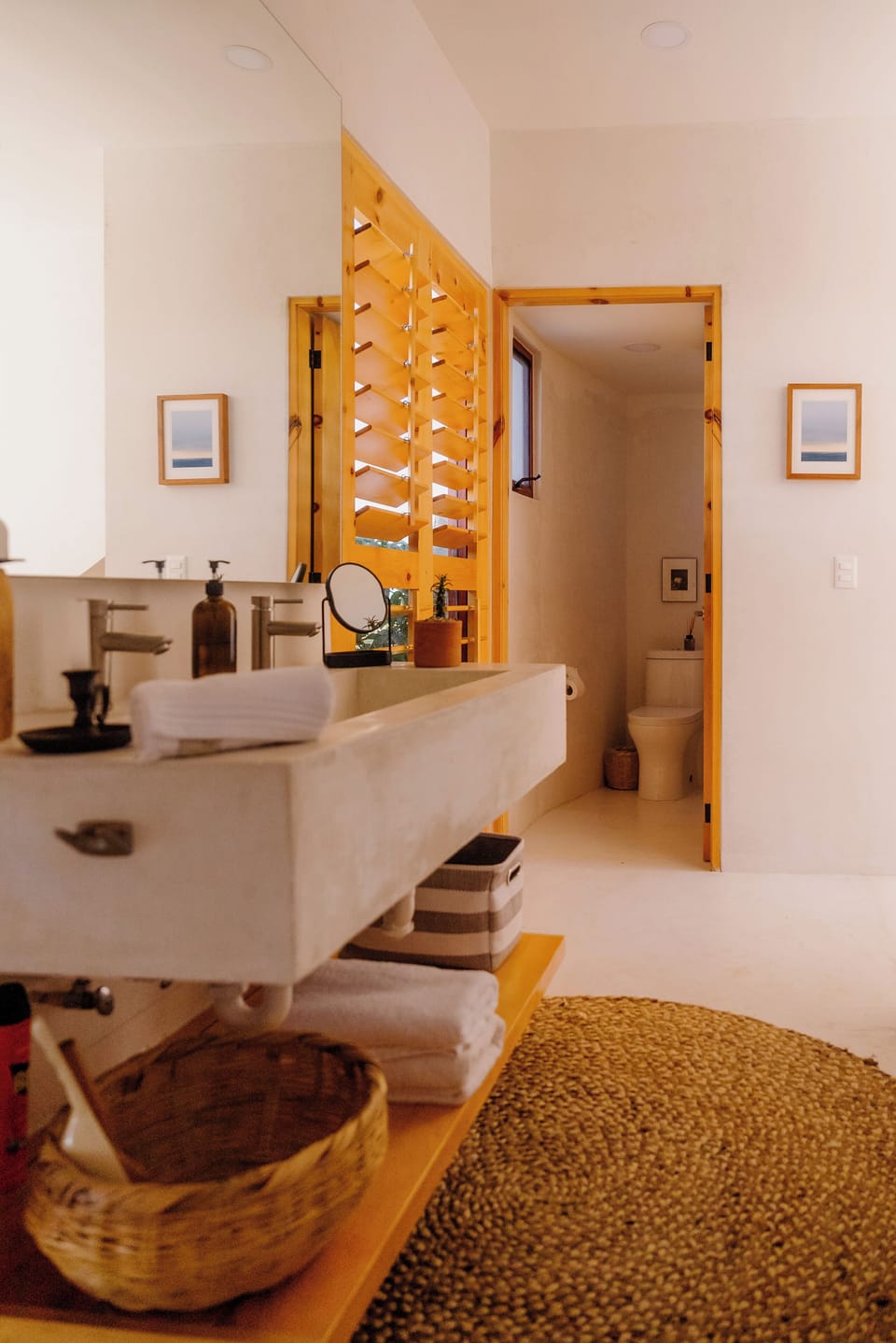 Luxury Studio, Garden View | Bathroom | Shower, free toiletries, hair dryer, towels