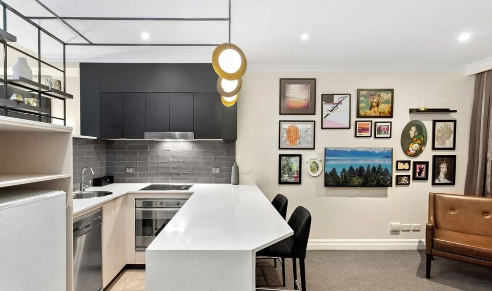 Equipped Kitchen with Oven+Dishwasher