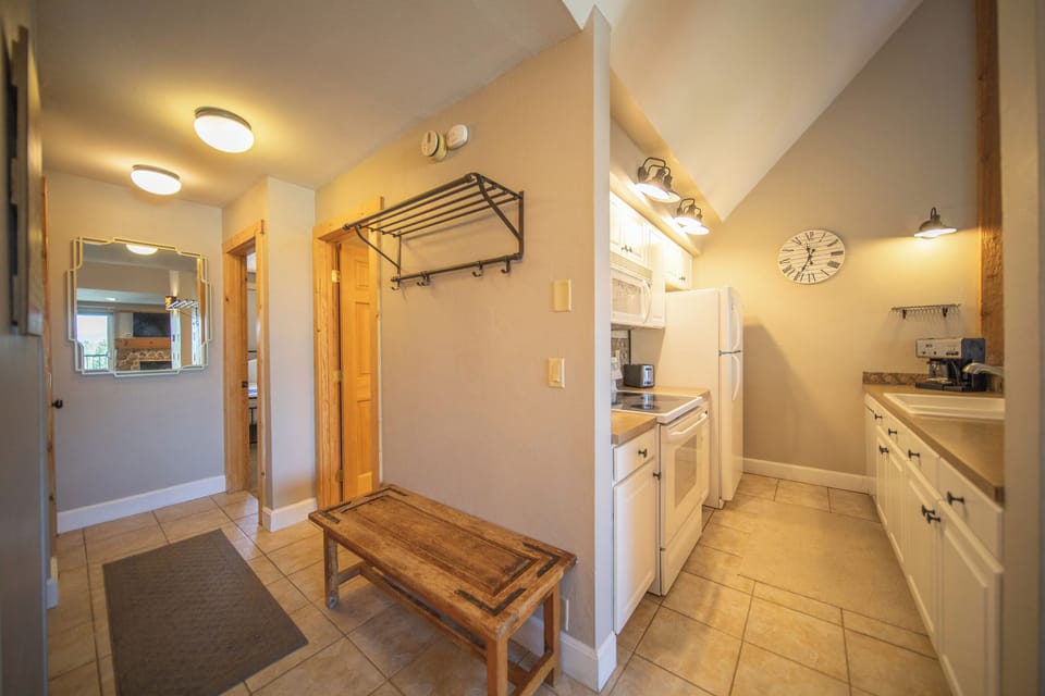 Entryway of Plaza 1408