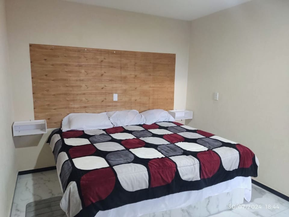 Classic Double or Twin Room | Laptop workspace, WiFi (free)